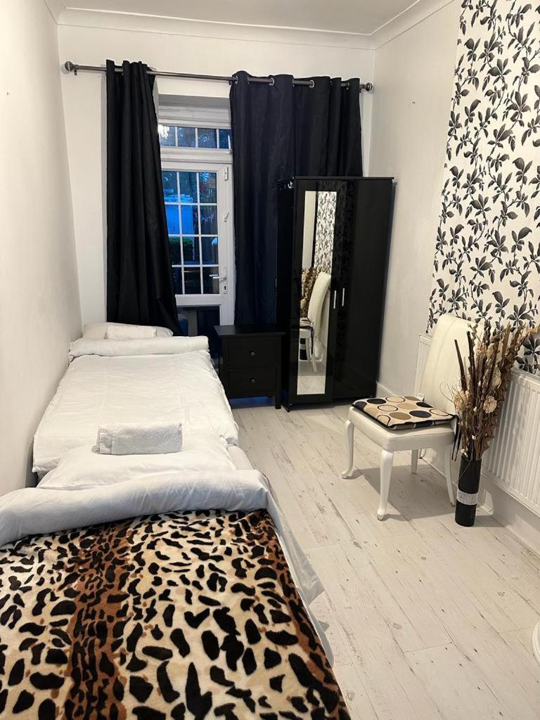 Happy Hours Home Stay London Luaran gambar