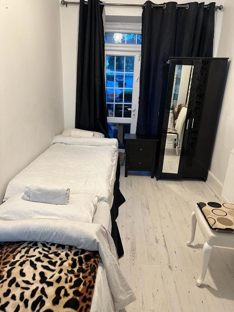 Happy Hours Home Stay London Luaran gambar